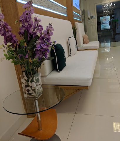 مركز الإمارات الطبي EMC - مسقط - +968 24 604540