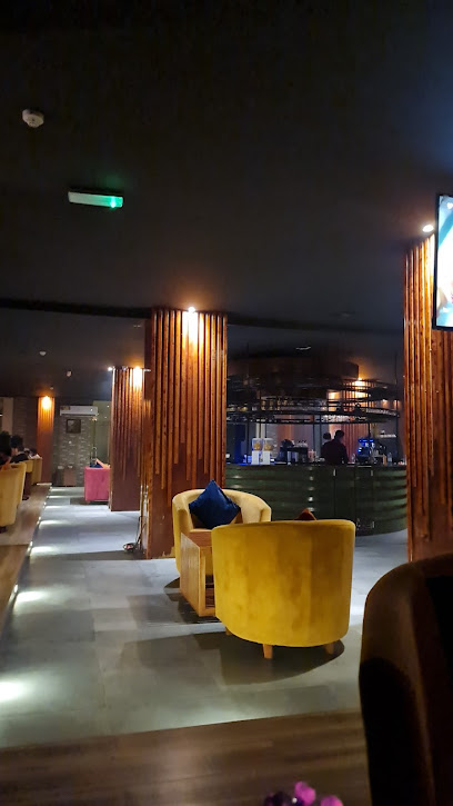 21 لاونج كافيه ومطعم - Oman|Salalah|23C5+XMX
