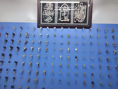 الحروف خدمة نسخ مفاتيح السيارة والمنزل وخدمات الطوارئ على مدار ٢٤ ساعة. نسخ مفاتيح السيارة والمنزل وخدمات الطوارئ متوفرة على مدار ٢٤ ساعة - السيب - +968 9836 5786