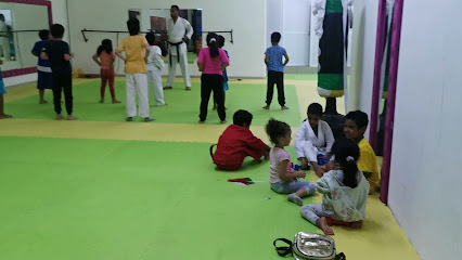 هامر جيم العامرات - العامرات - +968 9496 4427
