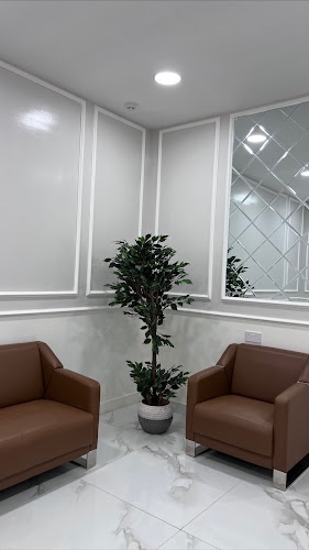 مركز أنارا ديرمادنت للجلدية والليزر والأسنان - Oman|611|31