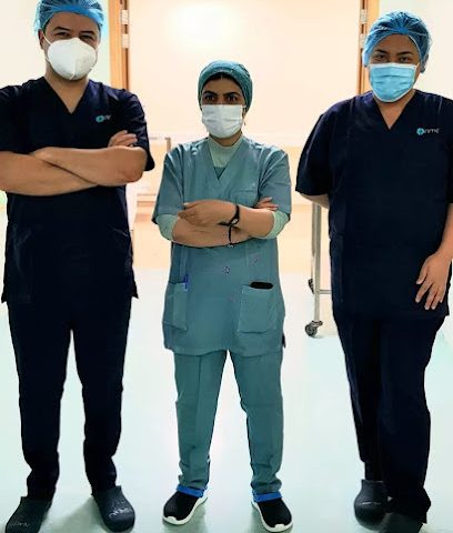الدكتور حامد جراح الفم و الفکین - مسقط - +968 7175 9619