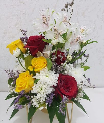 زهرة السوسنة فوق البنفسجية -  - +968 9539 3996