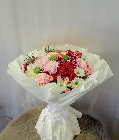 سلة الورود الحمراء - مسقط - +968 9915 4973