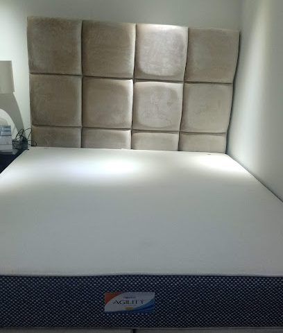 غرفة النوم من انتركويل - صلالة - +968 23 298603