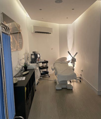 Derma Clinica عيادة ديرما الجلدية - مسقط - +968 22 579626